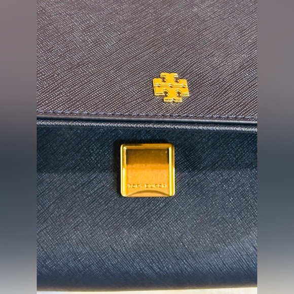 TORY BURCH Crossbody Bag w/Gold Plated Hardware 8 Card Slot Like New - Picture 7 of 11